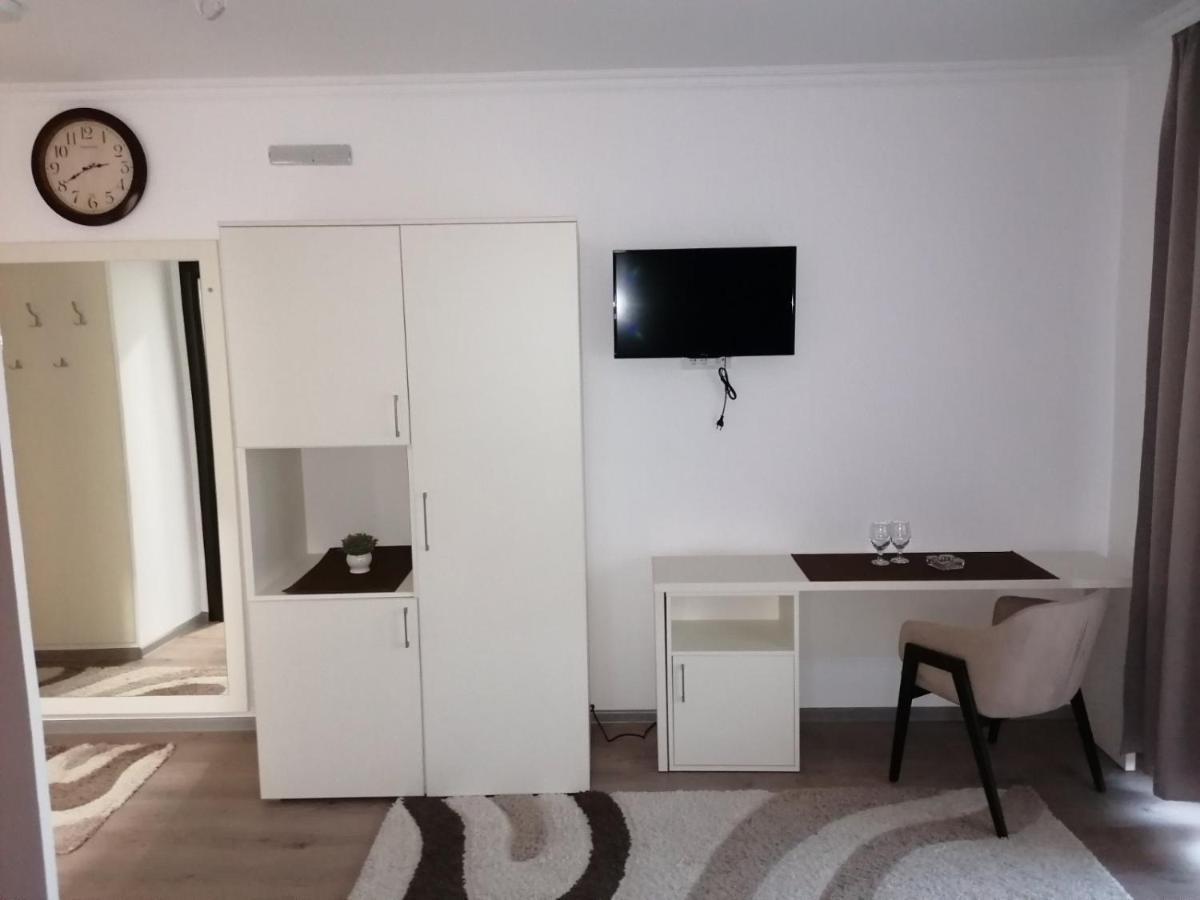 Rivera Club Bed and Breakfast Raška Esterno foto