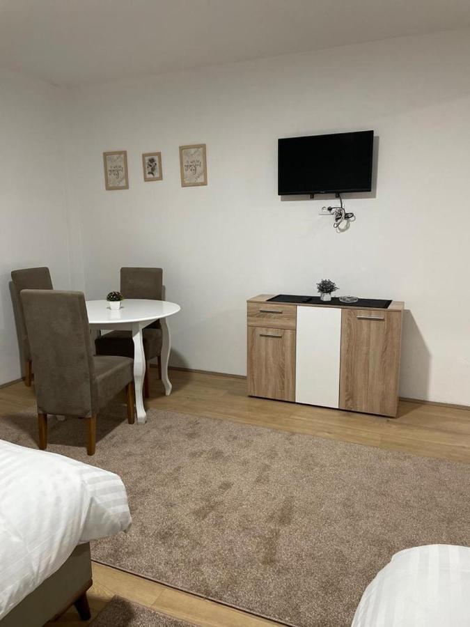 Rivera Club Bed and Breakfast Raška Esterno foto